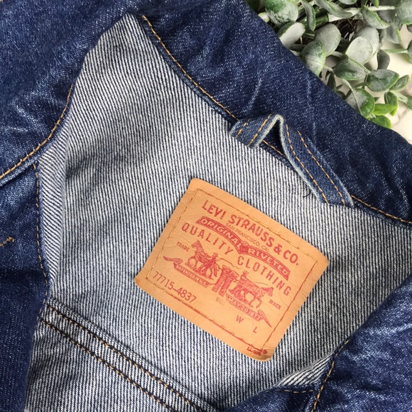 Levi’s | Women’s Jean Jacket - Picture 5 of 7